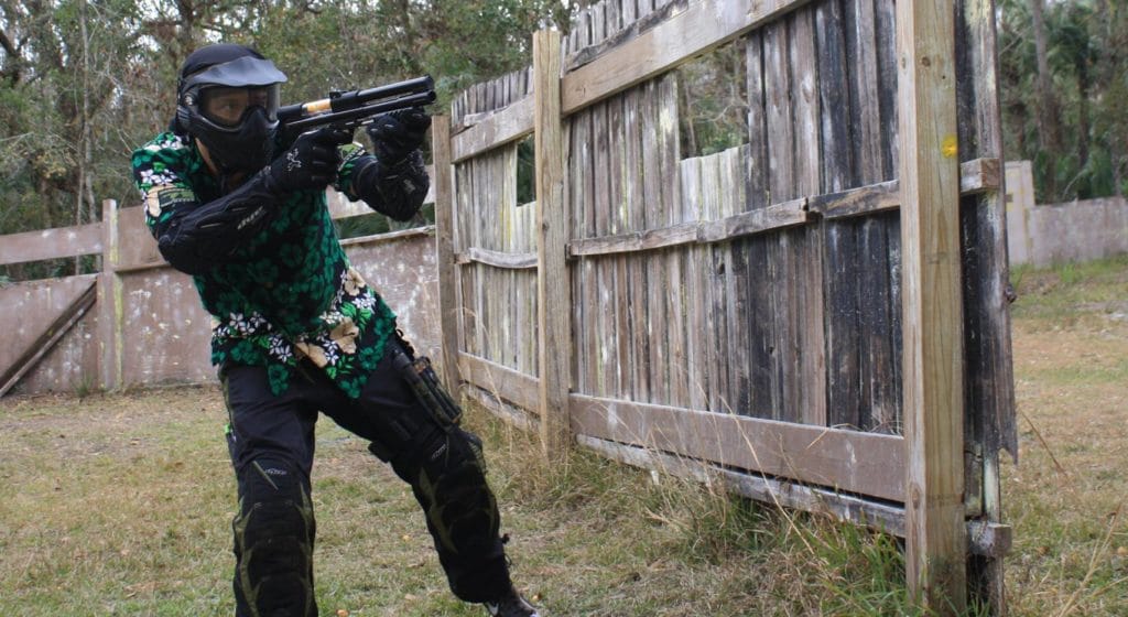 Pump paintball behind a bunker